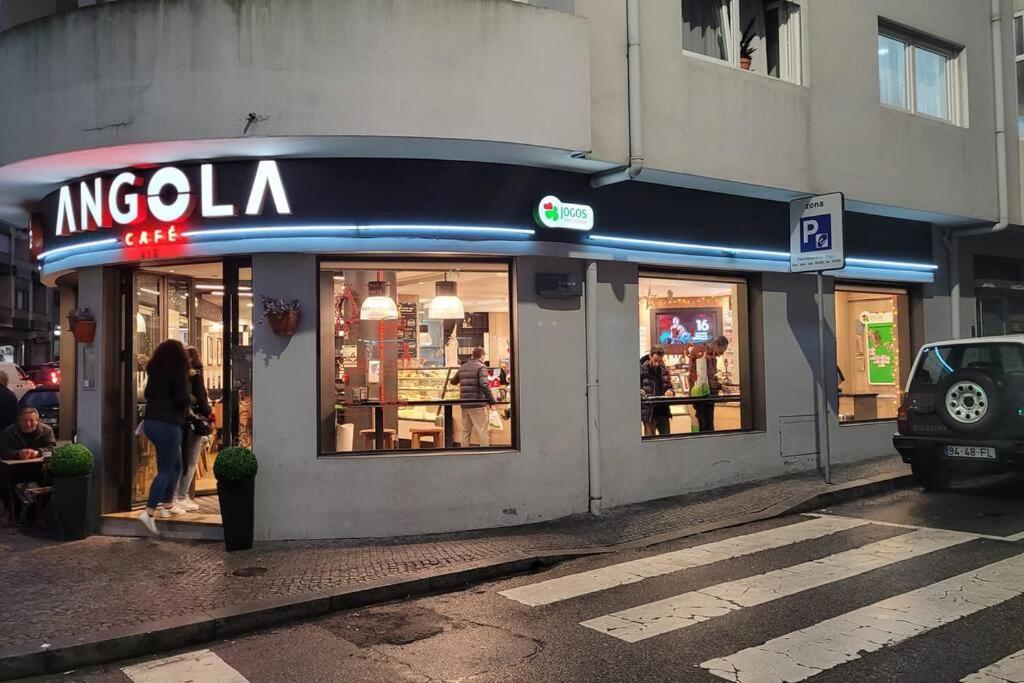 Ao Lado Da Estacao Do Metro! Appartamento Vila Nova de Gaia Esterno foto