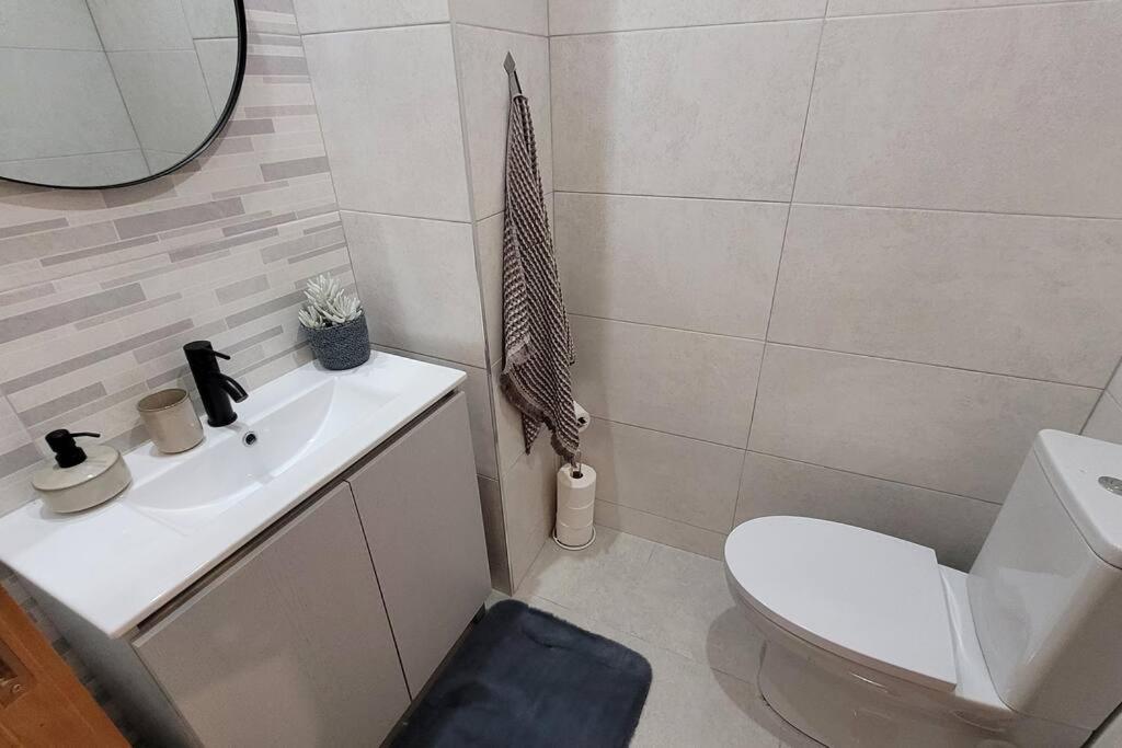 Ao Lado Da Estacao Do Metro! Appartamento Vila Nova de Gaia Esterno foto